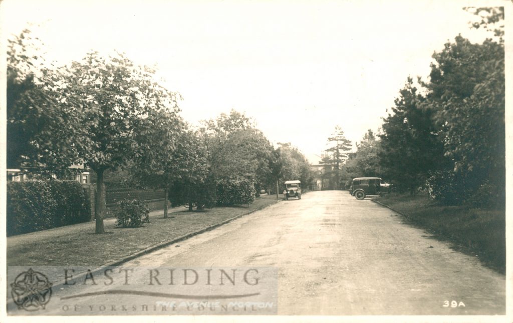 The Avenue, Norton 1932