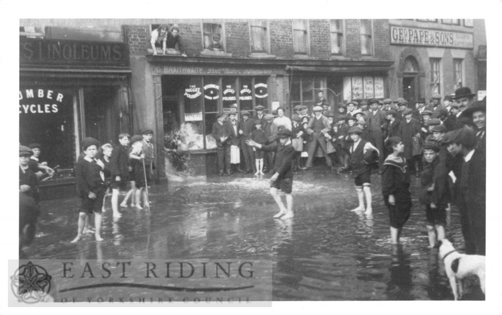 Floods, Butcher Row from south west, Beverley 1912