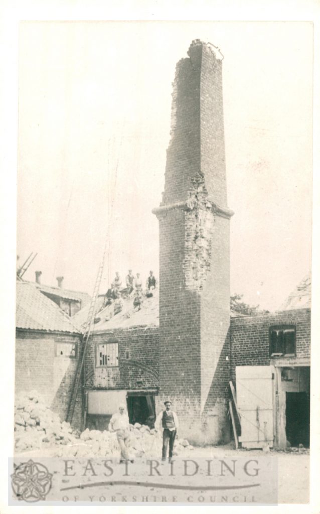 Queensgate whiting works chimney, destroyed by thunderstorm, Beverley, 15 June, 1907