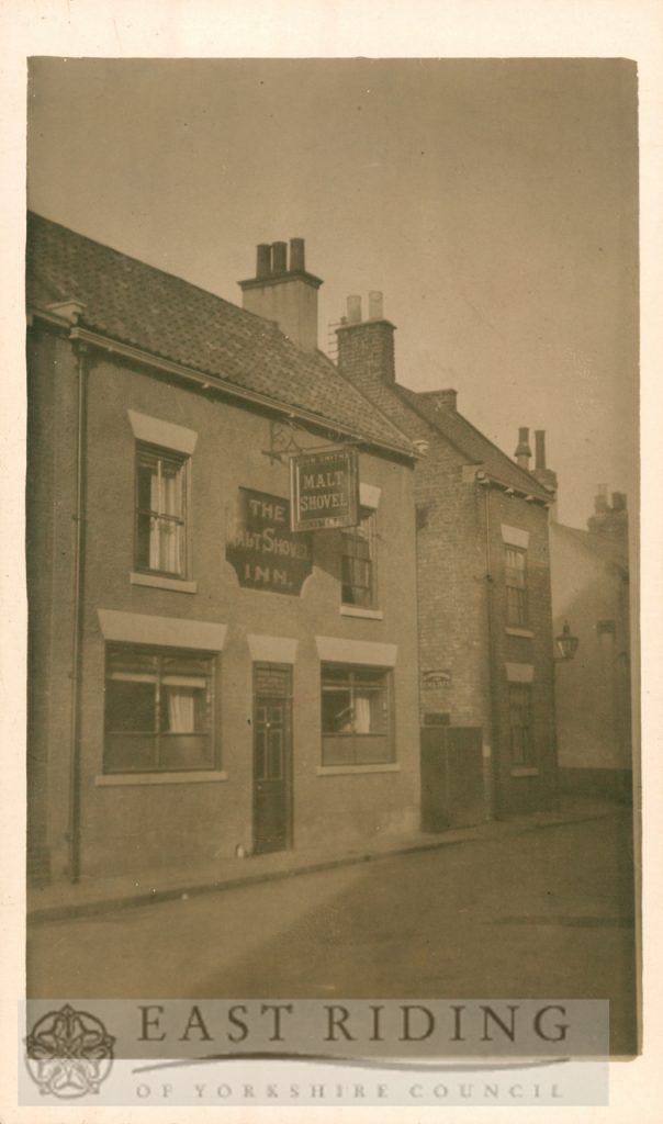 Walkergate, Malt Shovel Inn, near Dyer Lane, Beverley 1900s