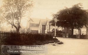 Station Road, east end, from east with Trinity Congregational Church, Hessle 1905