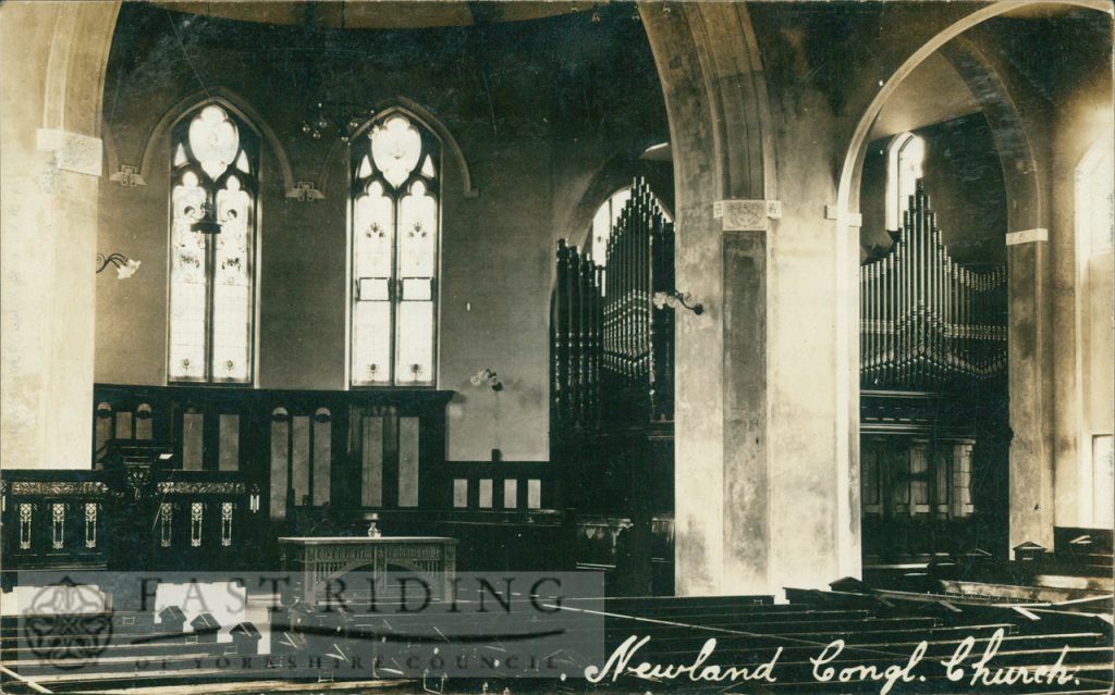Newland Congregational church, interior looking towards pulpit and organ, Hull 1900s