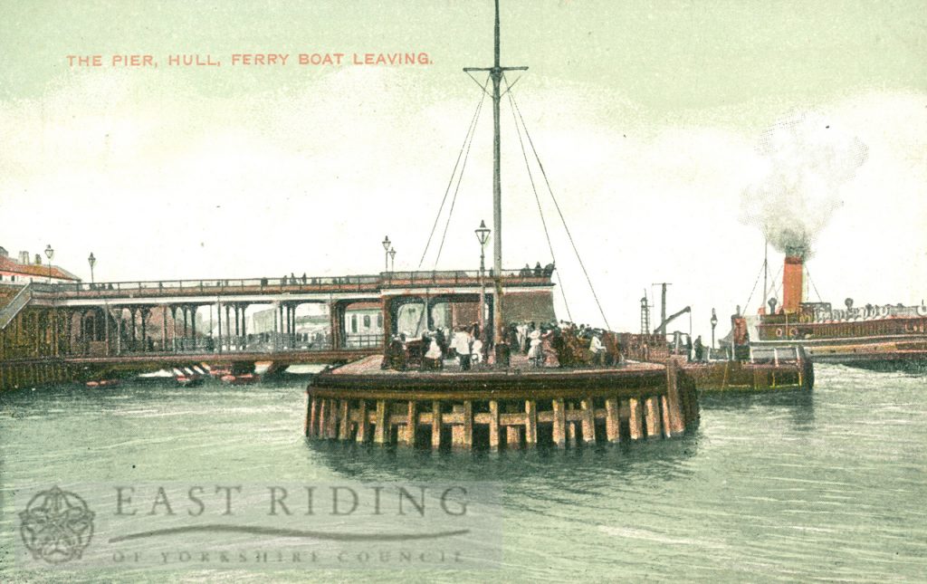 Victoria Pier, with ferry steamer, Hull 1900s